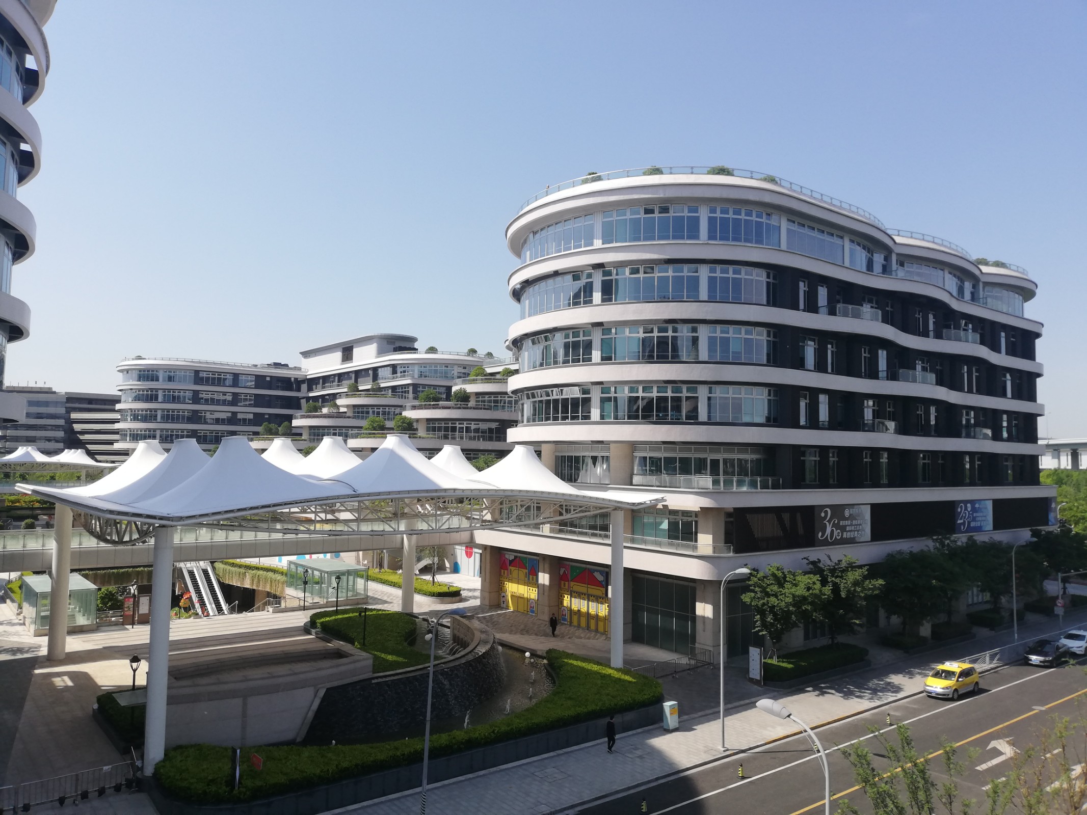 虹橋麗寶廣場(chǎng)